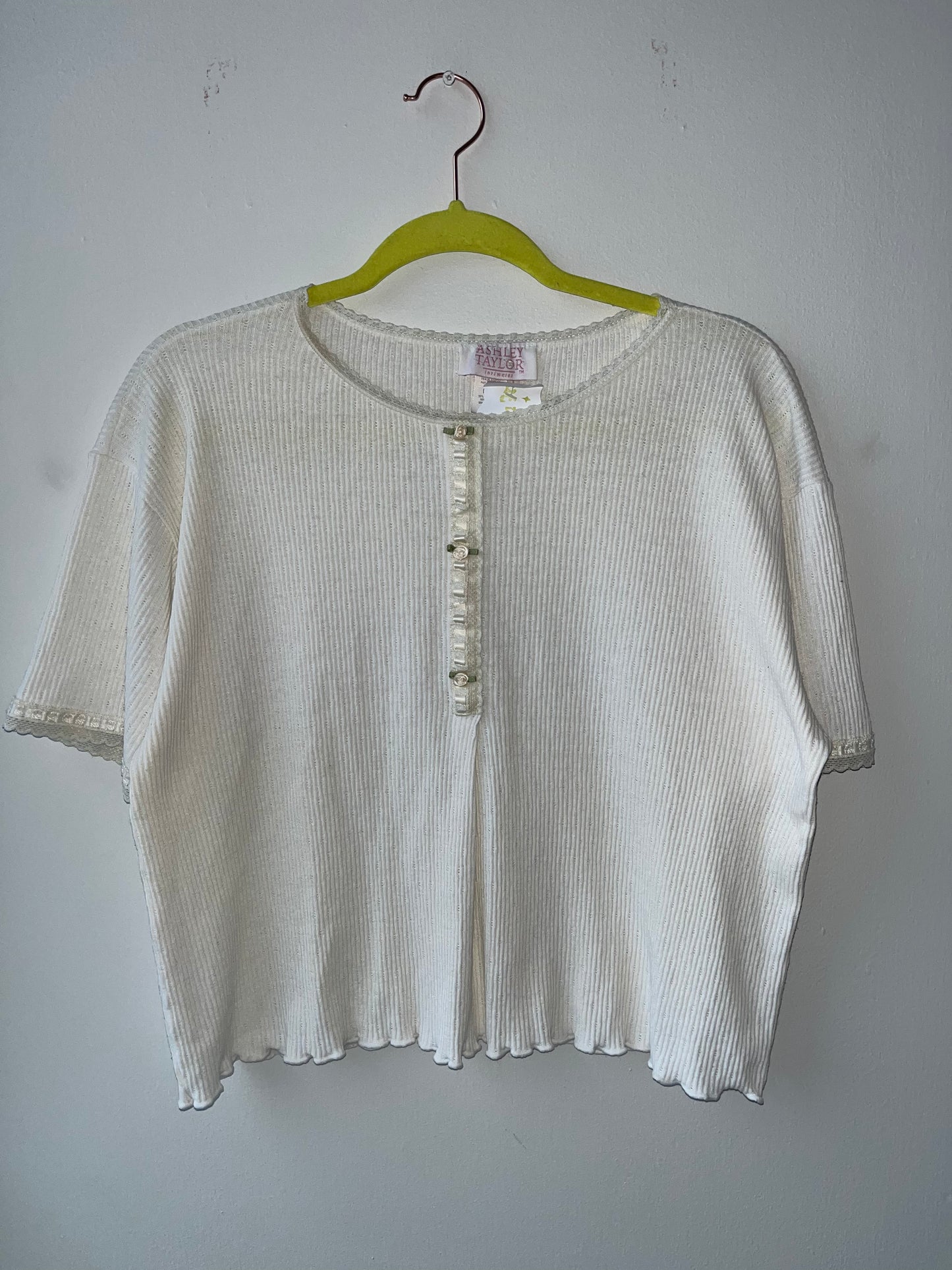 VINTAGE | Chloe or Sam or Sophia or Marcus Tee - Cream